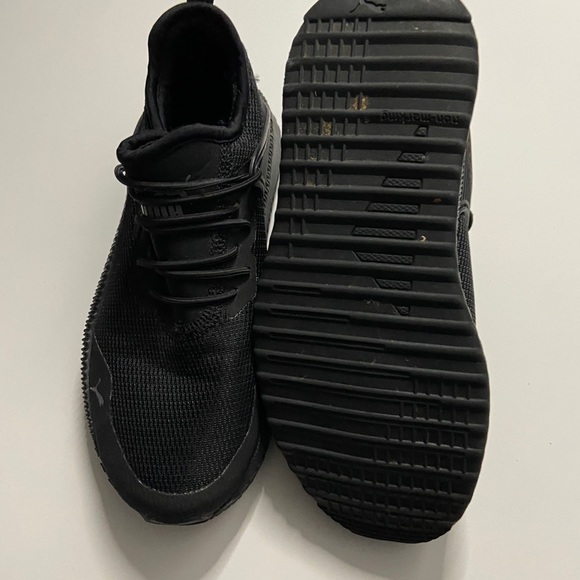 Black slip on puma - Picture 2 of 2